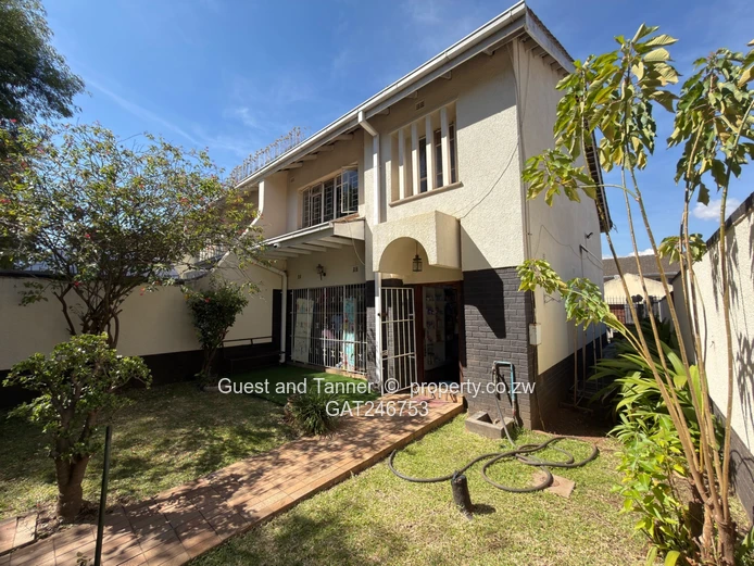 3-Bedroom Flat with Garden & Parking