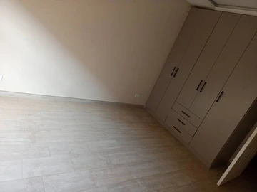 4 Bedroom Flat & Apartment