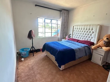 2 Bedroom Flat & Apartment