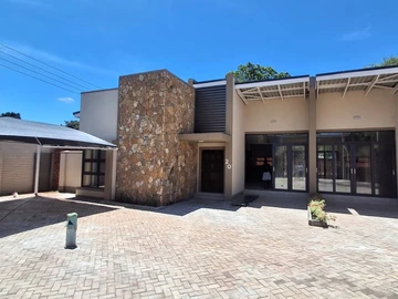 3 Bedroom Flat & Apartment