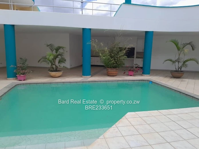 6 bed Double storey family home