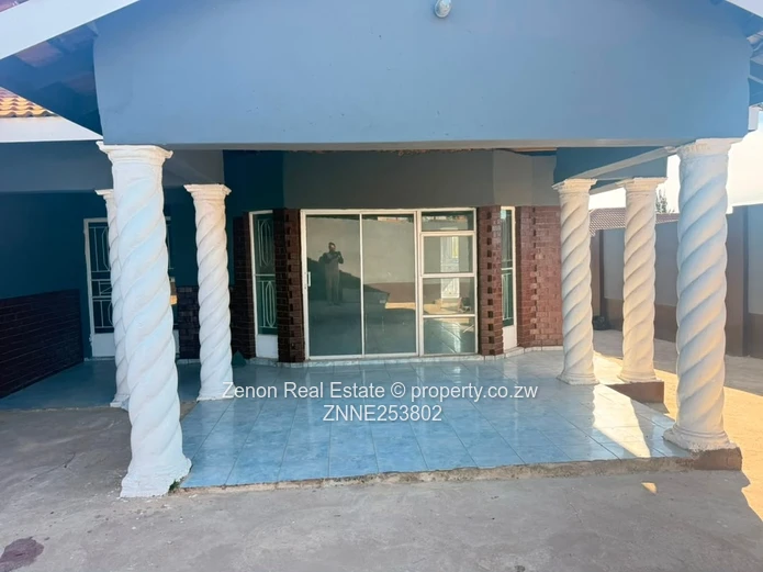 Ruwa Chipukutu Park. 5 Bedroomed House. $140K , 806sqm.deeds