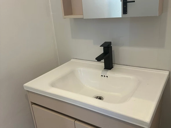 2 Bedroom Flat & Apartment