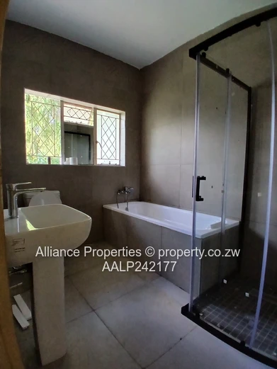 2x Modern 3-Bedroom House for Rent – Hillside