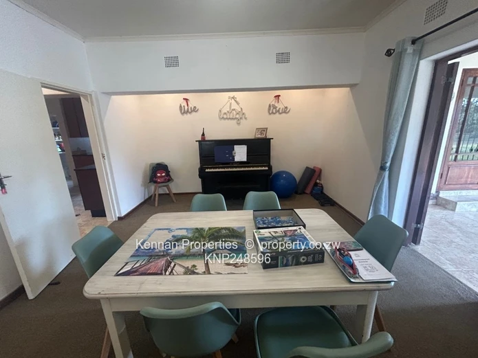 Comfortable home with attached Granny Flat/guest wing