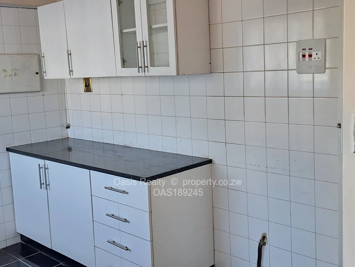 Neat garden flat to let in Avondale West