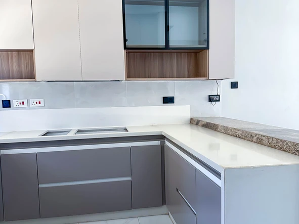 3 Bedroom Flat & Apartment