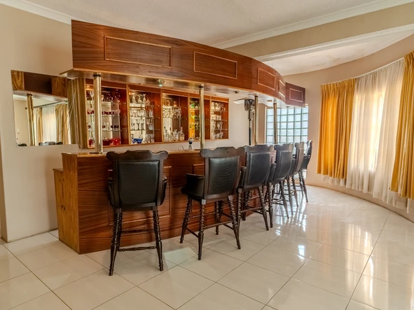 Farm & Agricultural Land