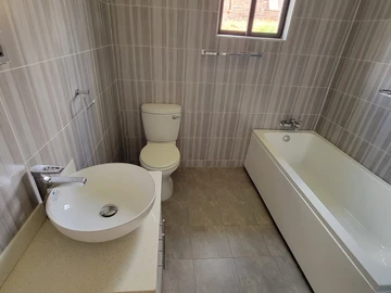 3 Bedroom Flat & Apartment