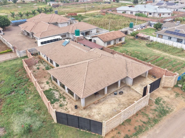 5 Bedroom House