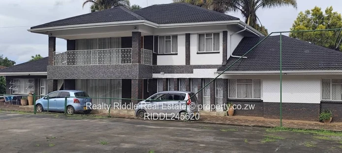 9 Bedroomed House in Chisipiti, 2100sqm.