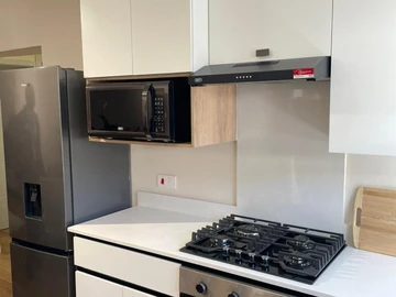 2 Bedroom Flat & Apartment
