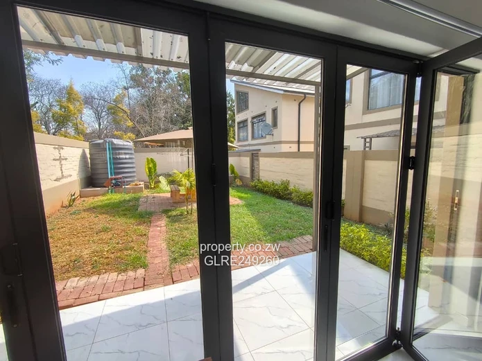 Modern 3-Bed Apartment with Borehole in Newlands