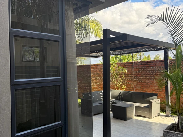 4 Bedroom Flat & Apartment