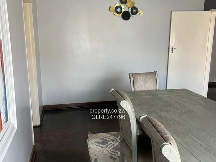 Eastlea 4-Bed Bungalow on 1700m² with Borehole & Lawn