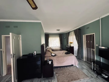 7 Bedroom House
