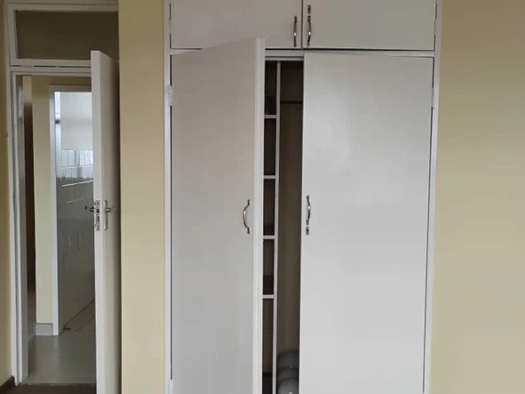 2 Bedroom Flat & Apartment