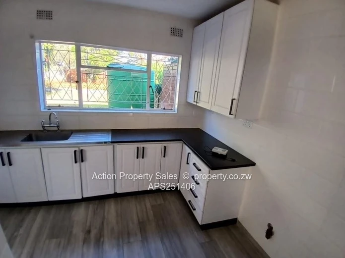 2 Bed Garden Flat On 2nd Street Ext! 