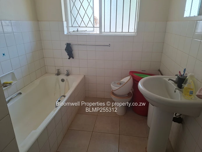 Spacious 3-Bed House in Vainona 