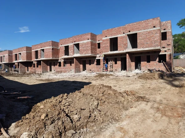 2 Bedroom Flat & Apartment