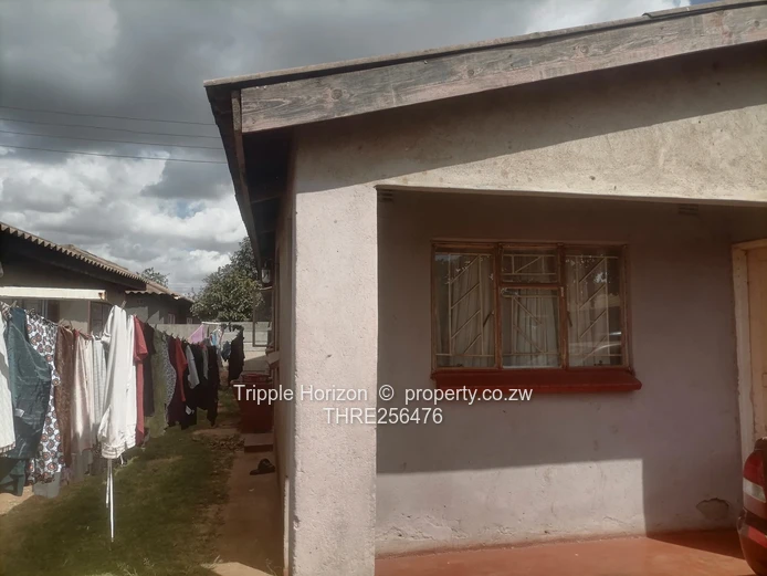 3-Bed House in Dzivarasekwa, Verandah, Fireplace, Good ZESA