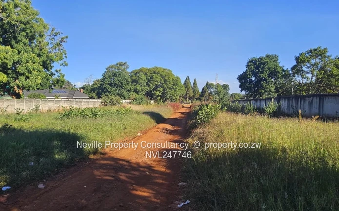 Greendale 2000m² Stand — Tarred Road & Main Road Frontage