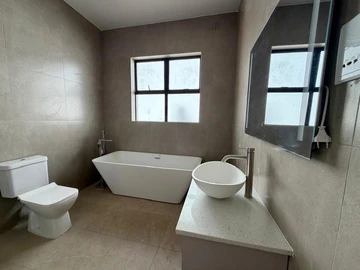 4 Bedroom Garden Flat