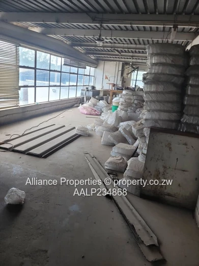 Msasa industrial warehouse with 375sqm warehouse space