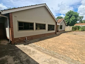 6 Bedroom Flat & Apartment