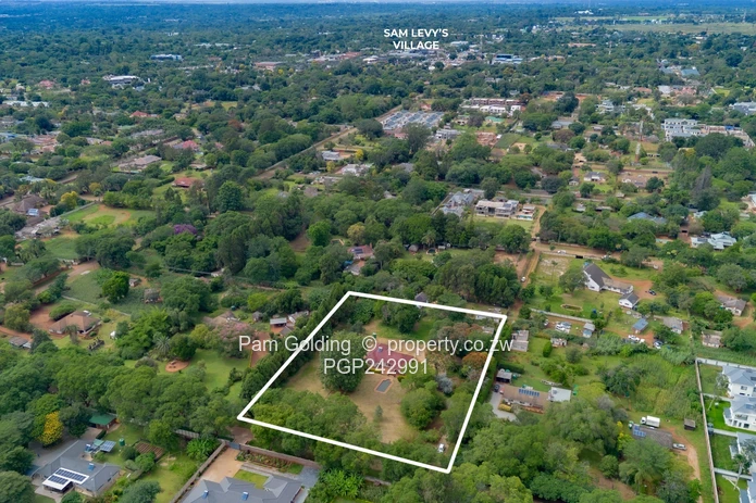 2 acres vainona – renovation and development opportunity near Village Walk. (Sole Mandate)