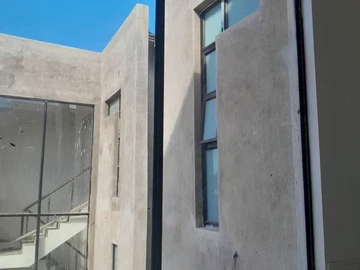 4 Bedroom Garden Flat