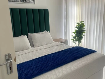 3 Bedroom Flat & Apartment