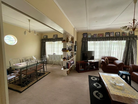 2 Bedroom Flat & Apartment