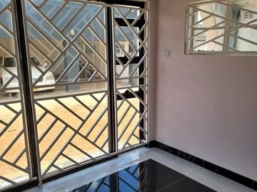 3 Bedroom Flat & Apartment