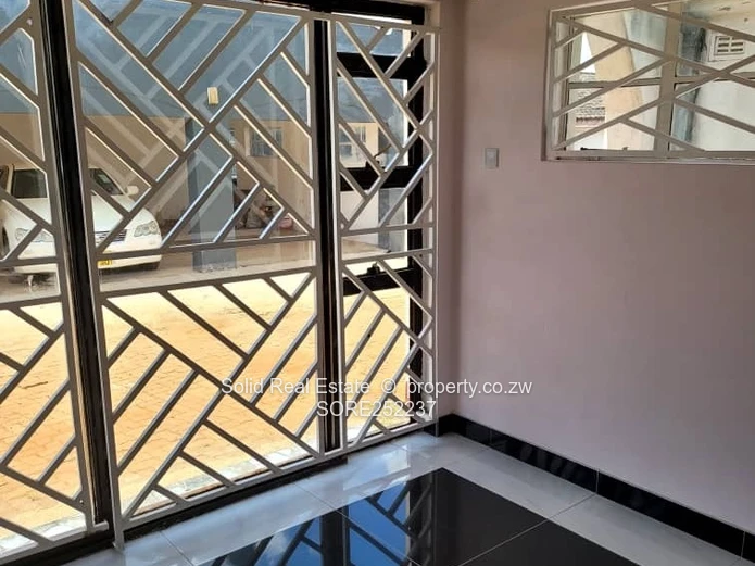 Modern Living in Pamvura Clusters, Bluff Hill: 3 Bedroomed Home + Cottage