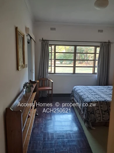 A charming Residence close Kew Drive and Ridgeway North  (Sole Mandate)