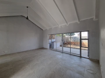 3 Bedroom Flat & Apartment