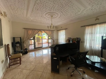6 Bedroom House