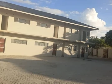 2 Bedroom Flat & Apartment