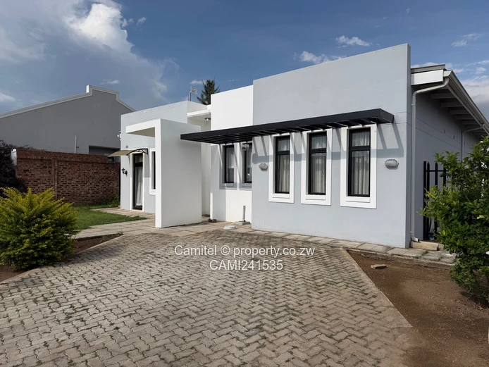 Arlington private gated community 3 beds main en-suite with cottage