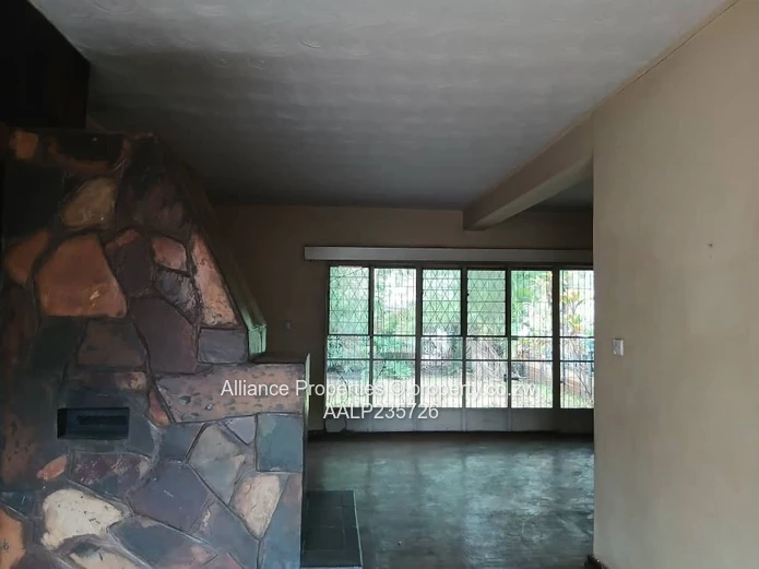 Duplex Investment: 3-Bed Unit with Garage & Deeds in Central Avenues Location