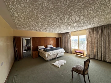 Farm & Agricultural Land