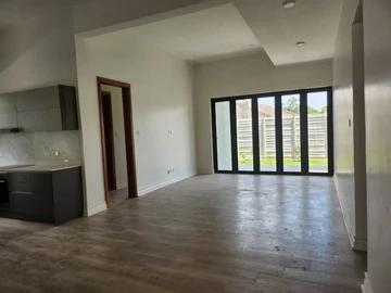 3 Bedroom Flat & Apartment