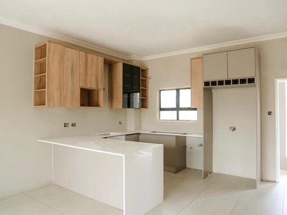 2 Bedroom Flat & Apartment