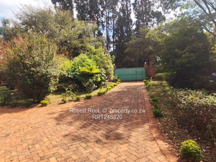 Prime Commercial Space to Let  In Helensvale