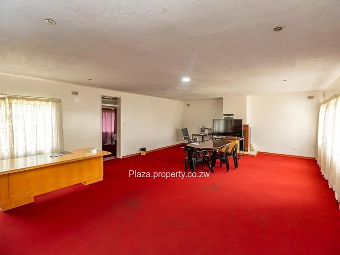 7 Bedroom House for Sale in Mount Pleasant