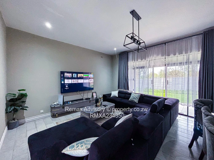 Cozy Cluster Home In Peakwood Village For Sale