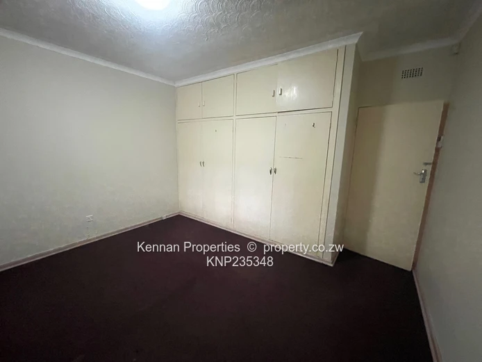 Neat 2 Bedroom Garden Flat - Quiet Road