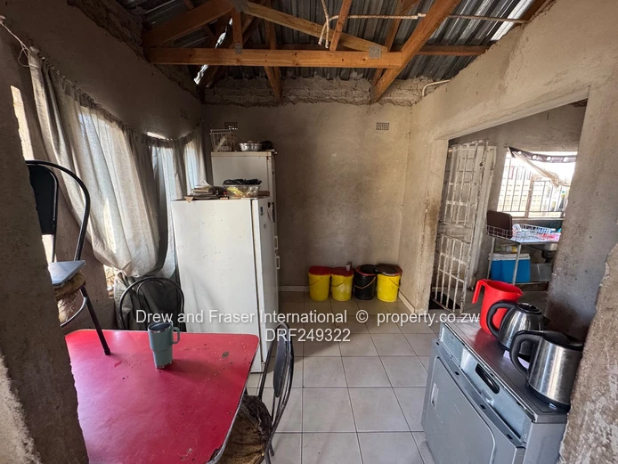 Walled 4-Bed House in Chitungwiza with community Borehole