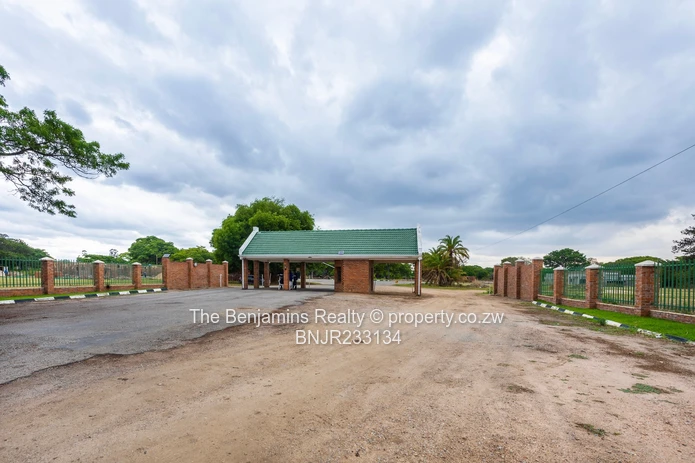 Cluster stand with permit in the Ruwa Country Golf Club